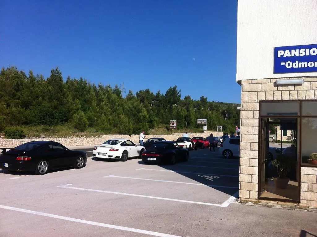Rooms & Pansion Odmor Rovanjska 3*,  Kroatien