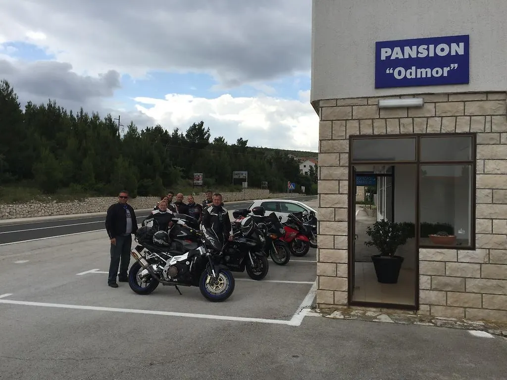 Rooms & Pansion Odmor Rovanjska Frühstückspension