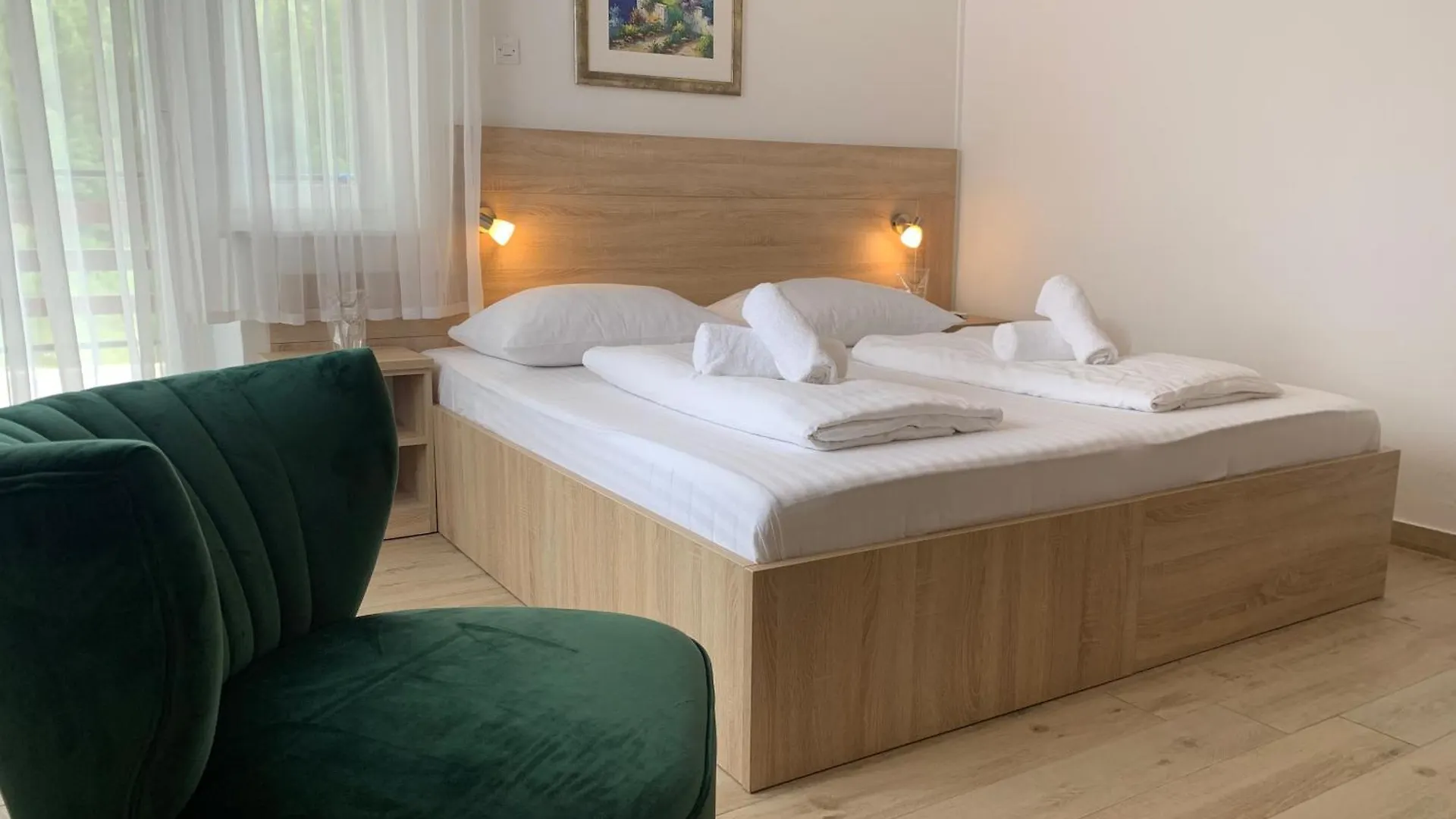 Rooms & Pansion Odmor Rovanjska Bed and Breakfast