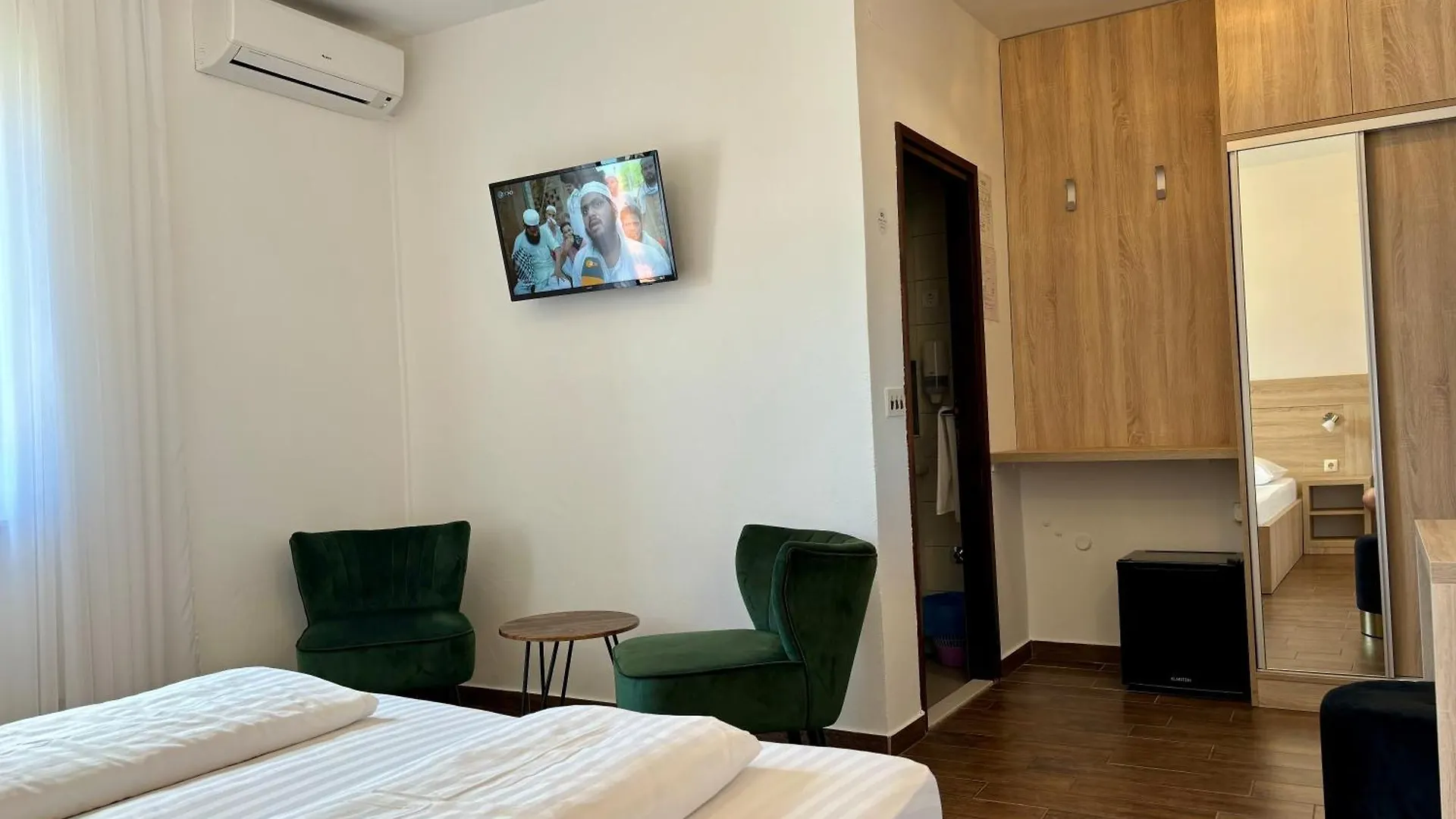 Rooms & Pansion Odmor Rovanjska 3*,  Κροατία
