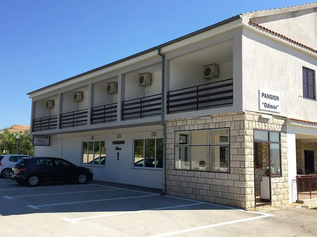 Rooms & Pansion Odmor Rovanjska 3*,  Κροατία
