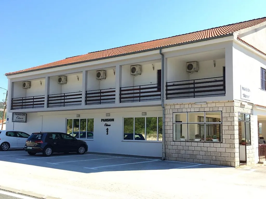 Rooms & Pansion Odmor Rovanjska